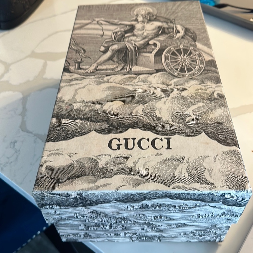 Size 38+ Gucci woman’s sneaker